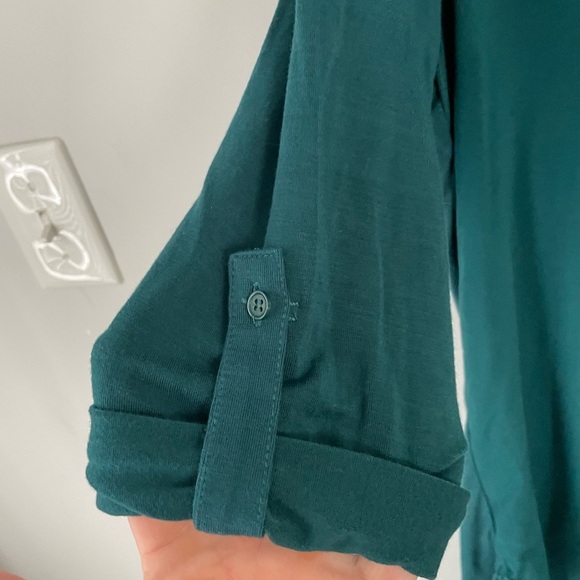 Pleione, women’s small, roll sleeve deep green longer length soft open-neck top - Picture 3 of 7